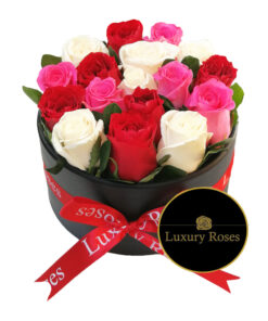 Caja de madera redonda con rosas combinadas - Luxury Roses